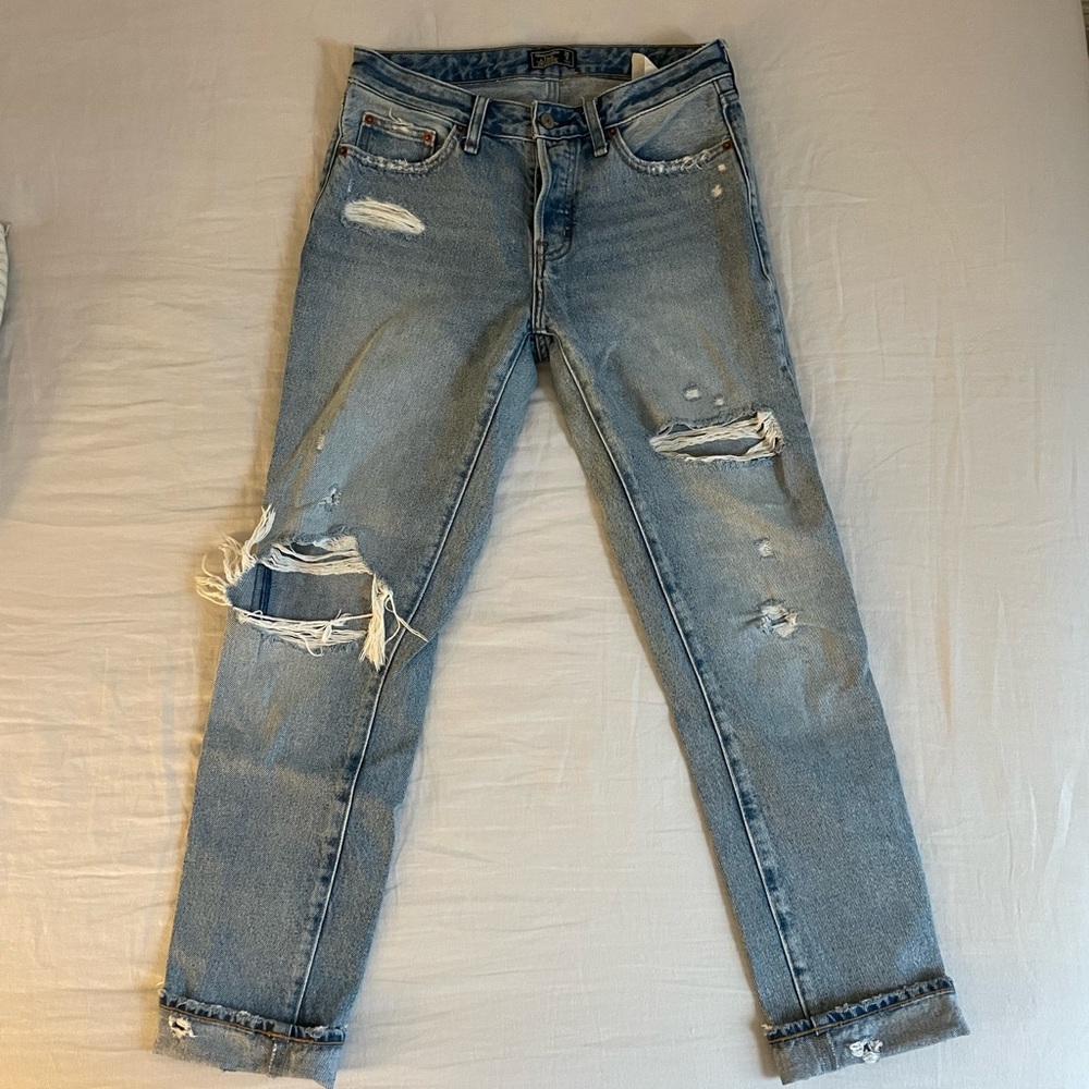 Abercrombie & Fitch Ames Low Rise Boyfriend Jeans